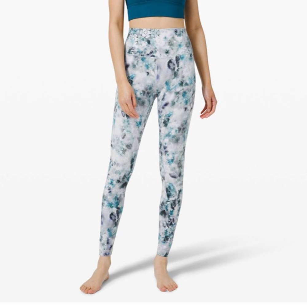 Like New! LULULEMON align leggings size 6 in Kaleidofloral Multi